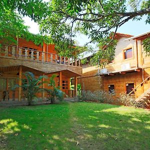 Brushwood Villa- Cottages And Bar